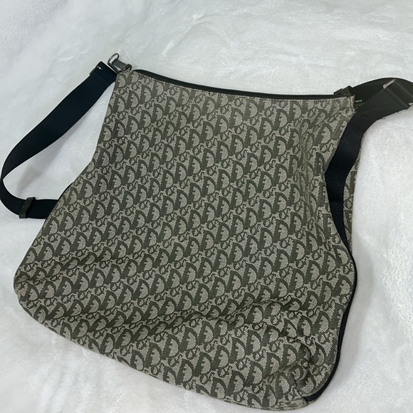 🎉SOLD 🎉 Christian Dior Trotter Crossbody bag - Picture 3 of 16